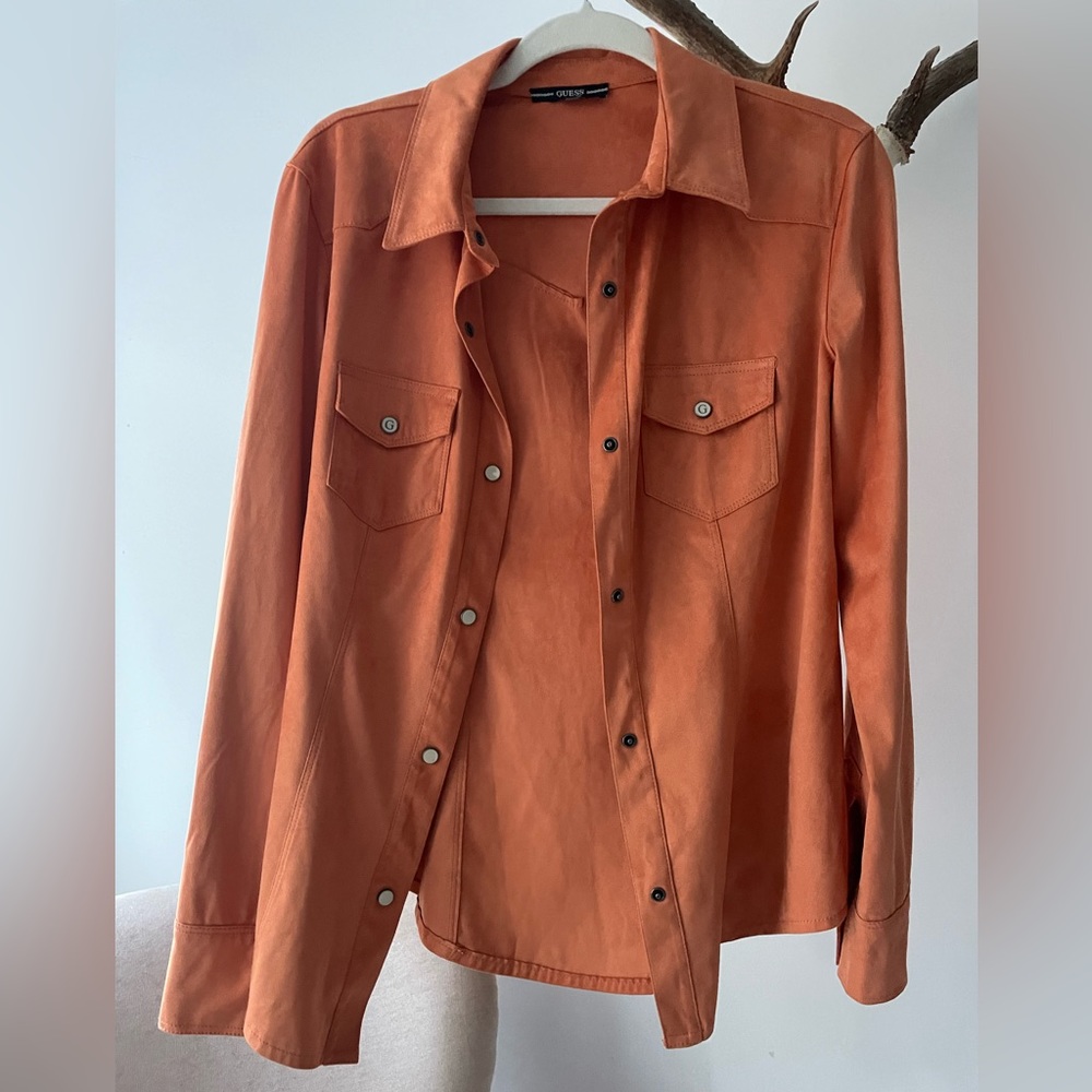 GUESS Rust Color Top ✨ - Picture 2 of 5